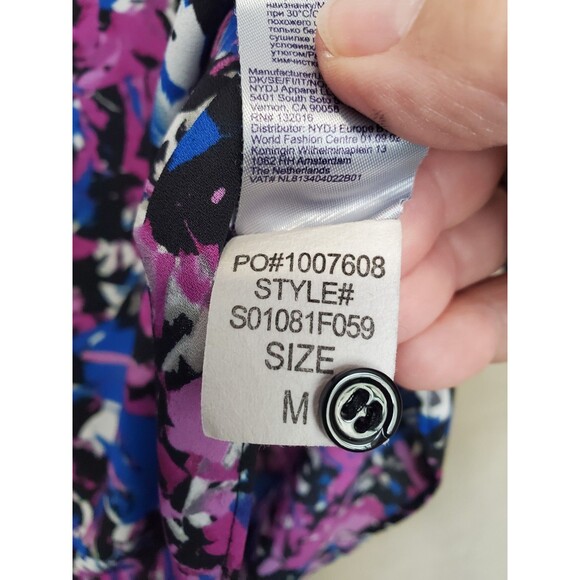 NYDJ Artsy Abstract Print Pleat Back Henley Neck Blouse Size Medium - Picture 6 of 6